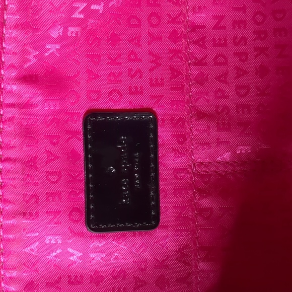 KATE SPADE BLACK & BEIGE PATENT LEATHER BAG - Picture 6 of 16